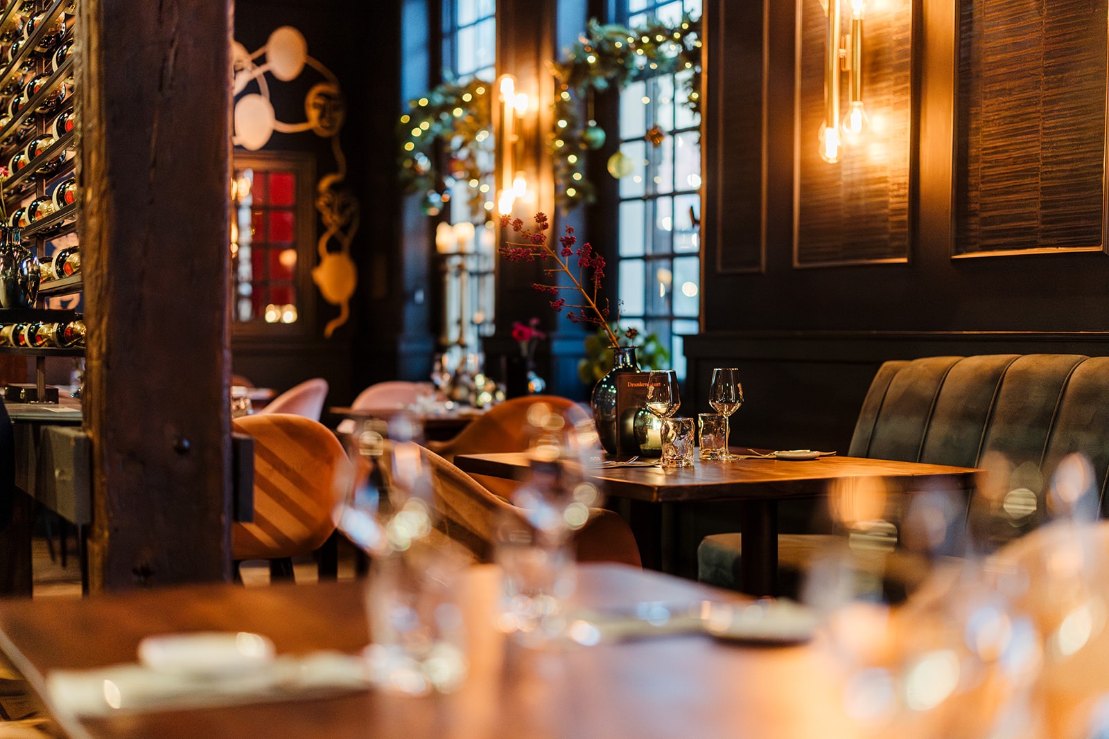Restaurantinterieur met historische details